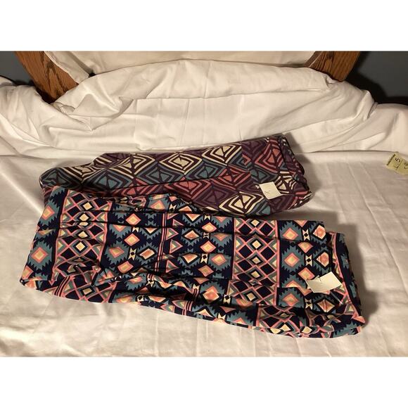 Lot Of 2‎ LulaRoe Leggings OS 0-10 Geometric Comfy - Picture 1 of 4